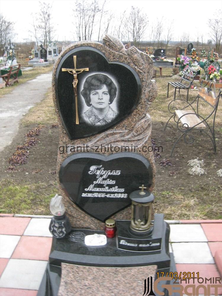 Single granite monument - Two hearts